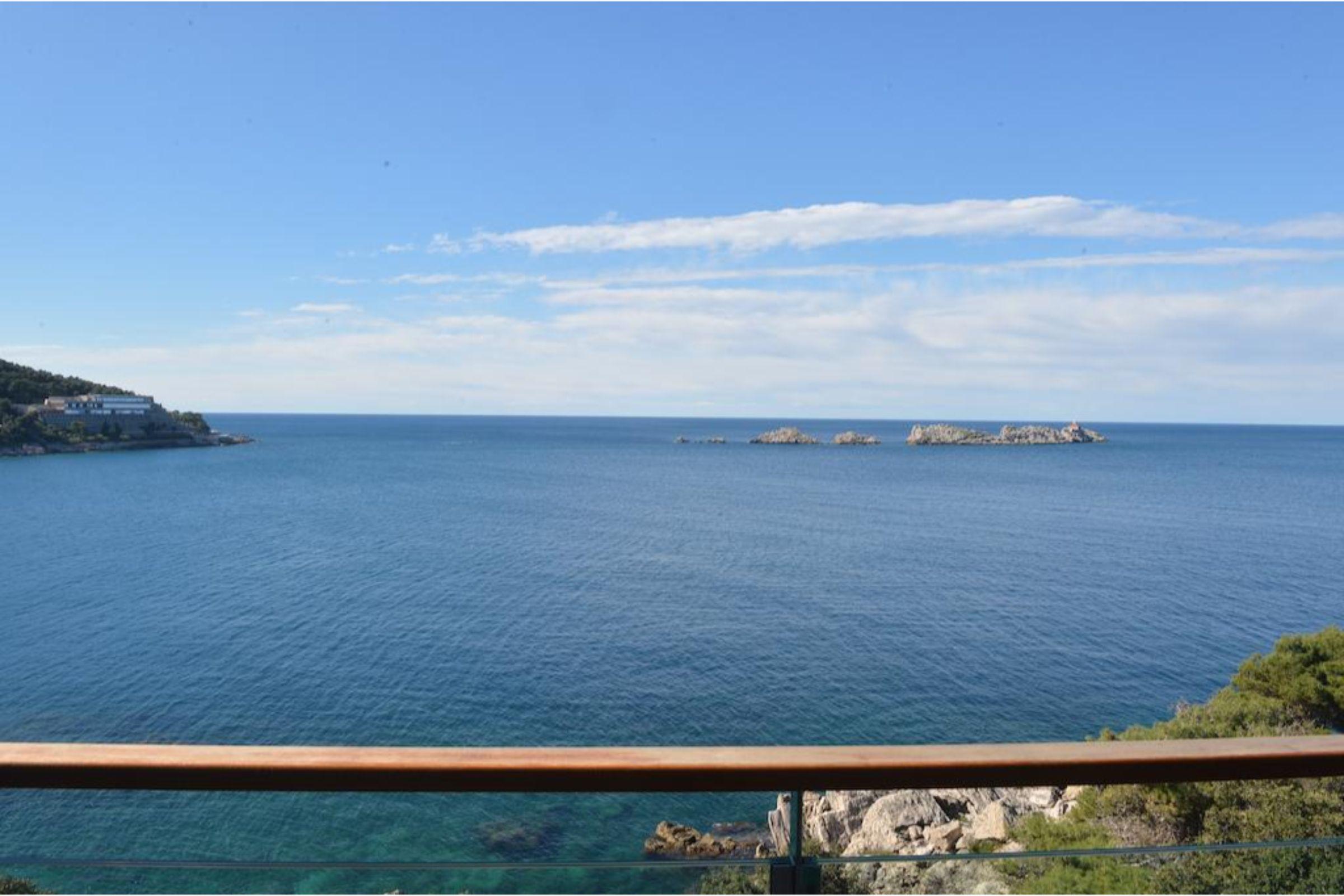 דוברובניק Royal Princess Hotel מראה חיצוני תמונה View of the islands from the mainland