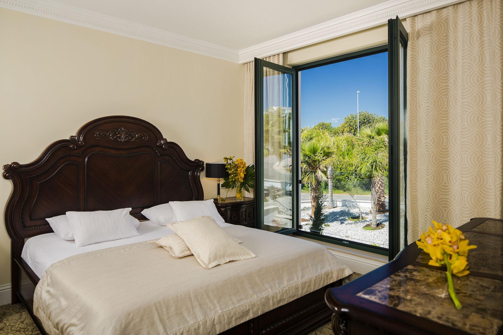 דוברובניק Royal Princess Hotel מראה חיצוני תמונה A bedroom at the hotel
