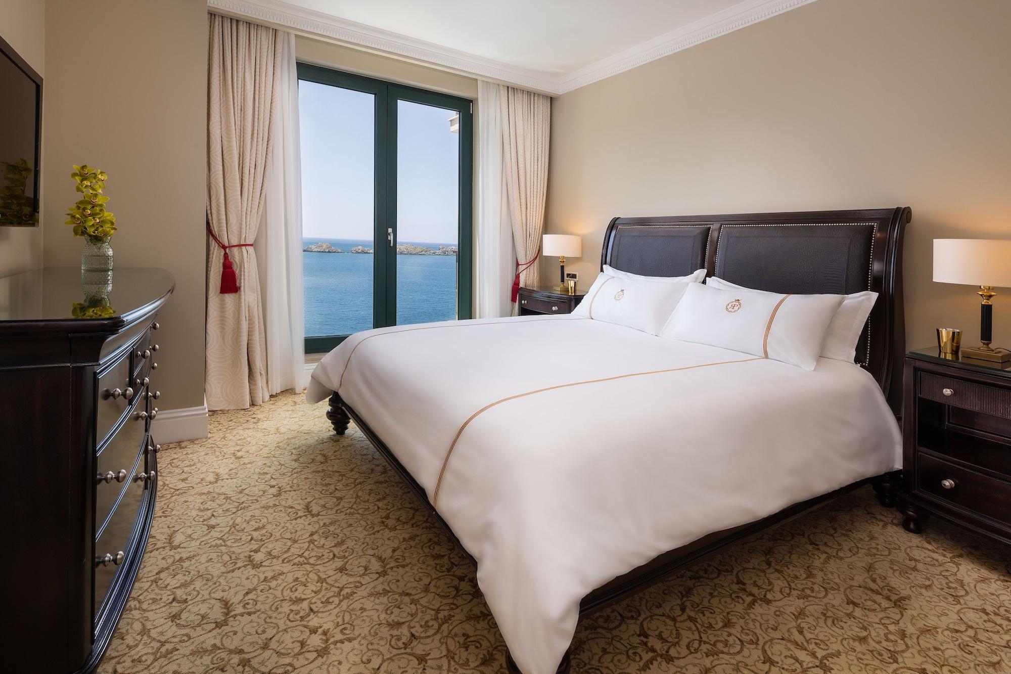 דוברובניק Royal Princess Hotel מראה חיצוני תמונה A bedroom at the Four Seasons Hotel