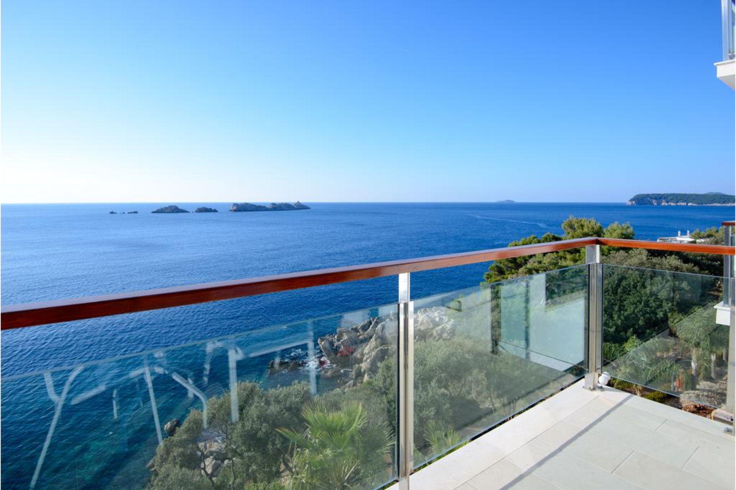 דוברובניק Royal Princess Hotel מראה חיצוני תמונה A glass balustrade