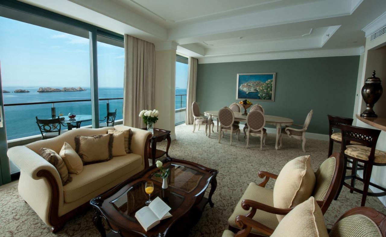 דוברובניק Royal Princess Hotel מראה חיצוני תמונה A suite at the Four Seasons Hotel, Alexandria
