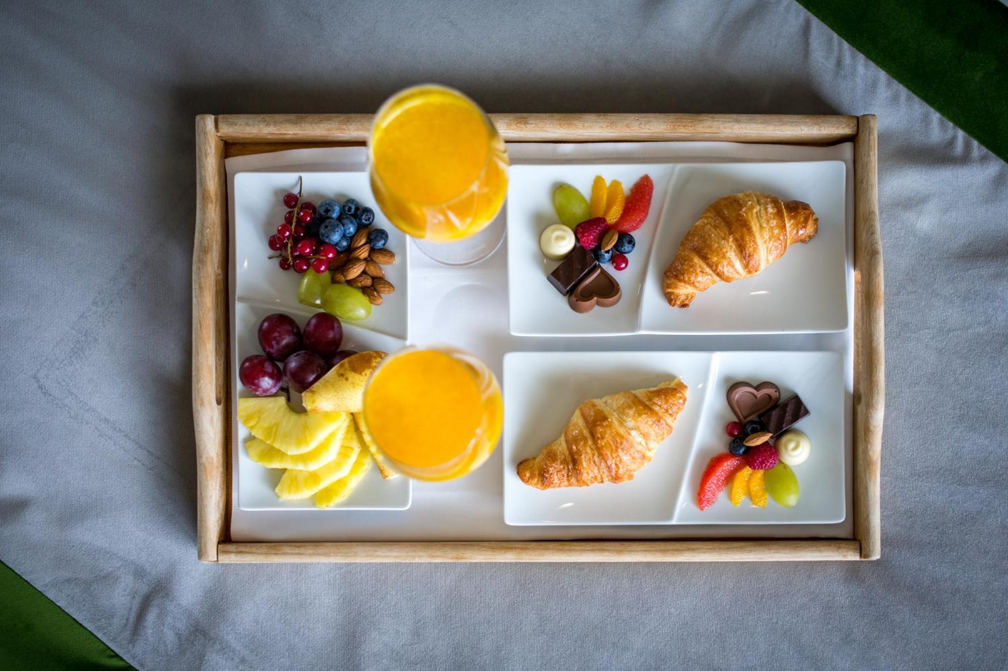 דוברובניק Royal Princess Hotel מראה חיצוני תמונה A breakfast tray