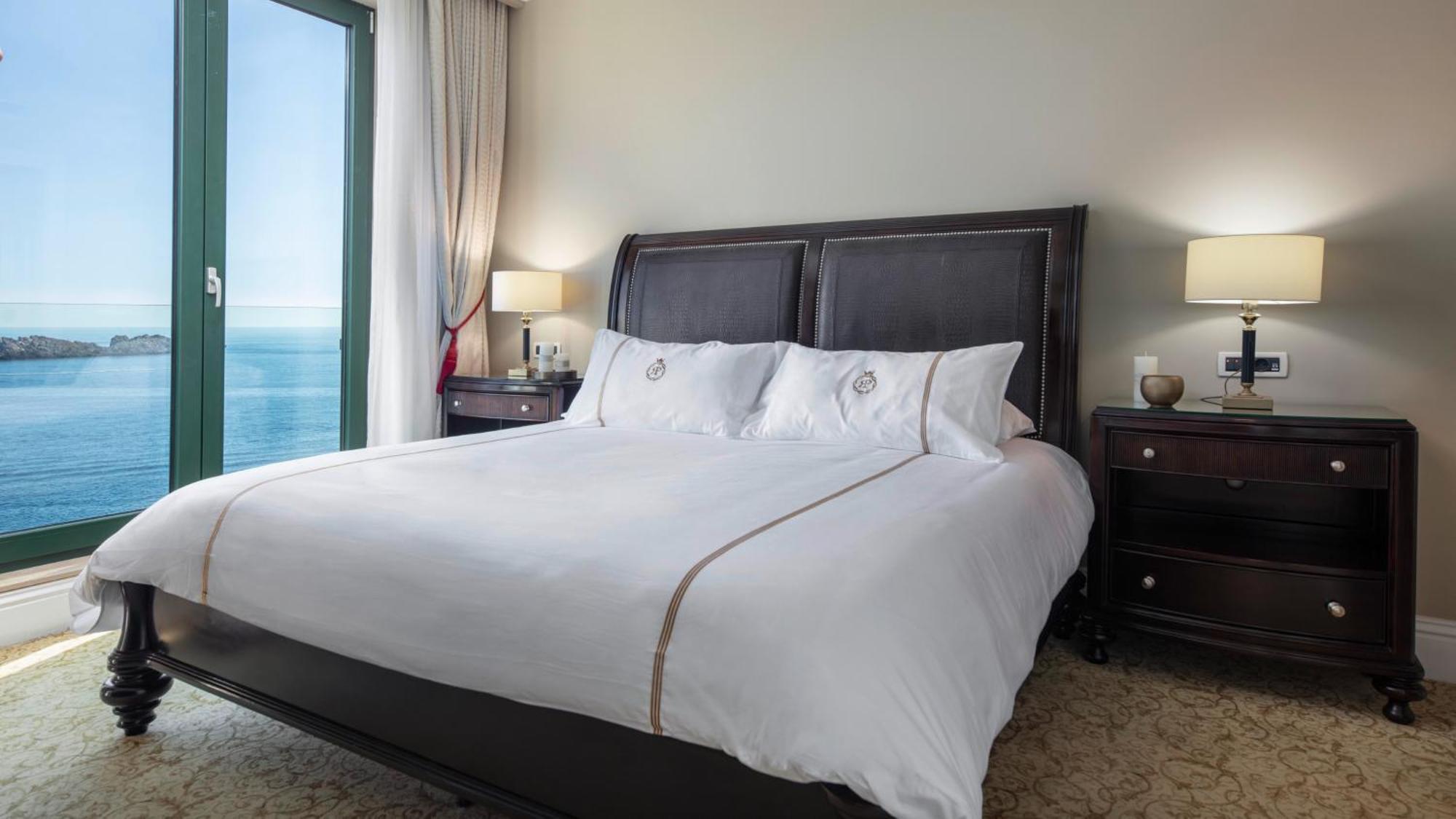 דוברובניק Royal Princess Hotel מראה חיצוני תמונה A bedroom at the Atlantis Paradise Island